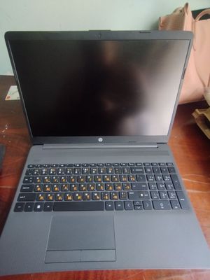 Notebook satiladi HP 256