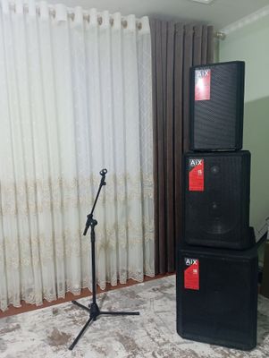 Komplekt kolonka, apparat, mikrofon sotiladi