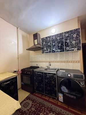 Olmozor metironi oldida 12daqilalik yul ovtobus bekati xam yaqin