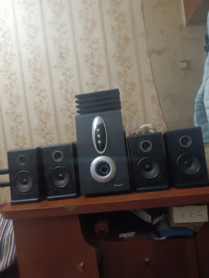 Продаю буфер Emater 5X1 мошьный 100watt састояние харошое.