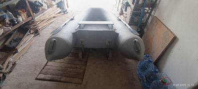 Продам Лодку ПВХ и мотор ямаха 5 л.с 2т