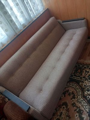 Divan  sotiladi