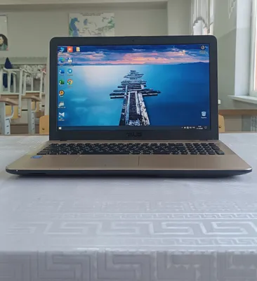 ASUS noutbuk 4/512GB