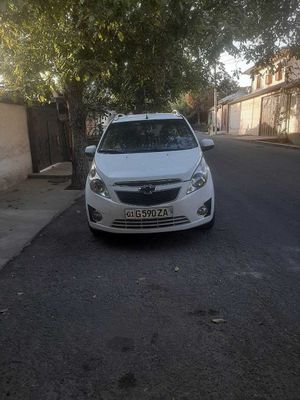 Спарк автомашинаси сотилади