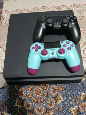 Ps 4 uchta orginal jostiki bilan