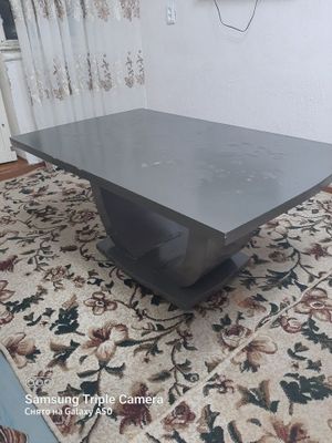 Стол sotiladi б.у