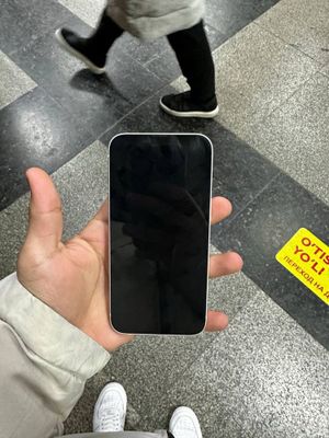 СРОЧНО Iphone 13 белый