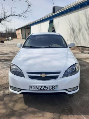 Lacetti Gentra 1.5 2016 yil srochni sotiladi