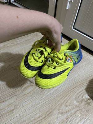Срочно детские кроссовки