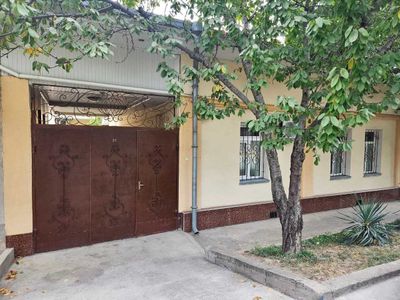 Продаётся дом 3,5 сот в Юнусабадском районе рядом с ботаническим садом