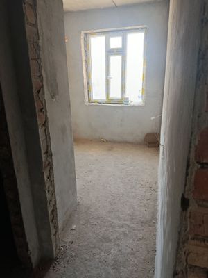 1 xonali kvartira sotiladi