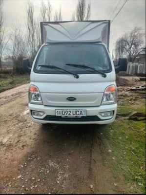 Kia Kama avtomobil