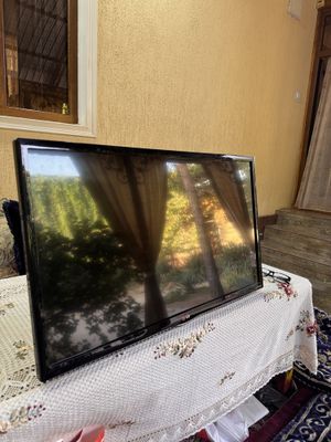 Телевизор / televizor LG 32