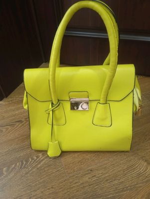 sumka_sariq Prada