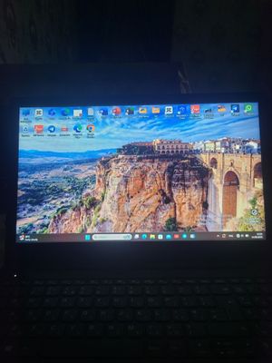 LENOVO noutbookimiz arzon narx va qulaylikni beruvchi holatda