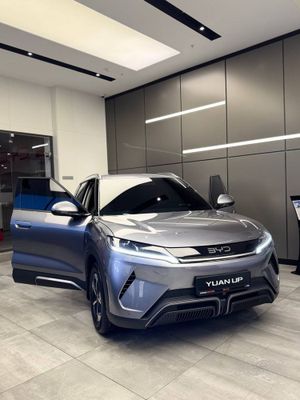 YUAN UP BYD ofitsialniy diller full pozitsiya
