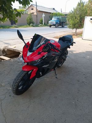 YAMAHA R3 elektro