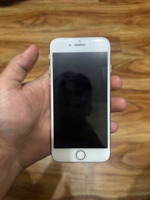 Iphone 8 sotiladi