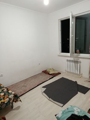 Olmos mahallada 16 etajkada 3 xonali uyni 1 ta xonasini ijaraga bermiz