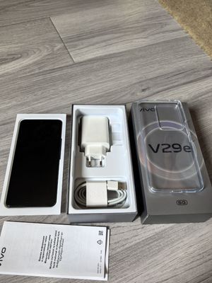 Продается телефон Vivo v 29 e