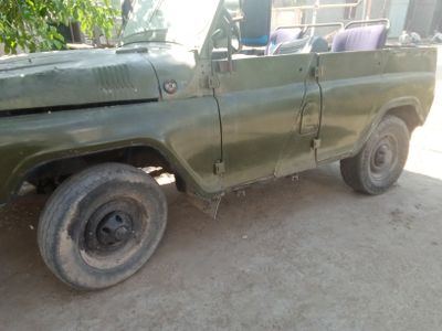 uaz 469 sotiladi