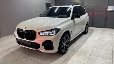 Продаю BMW X5 i40 M. 2022