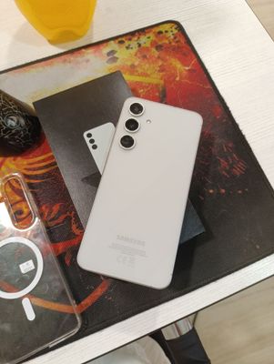 Samsung S24 Fe telefoni