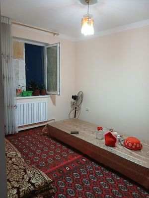 Хонка туманида 1- каватда жойлашган 2хонали квартира сотилади