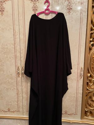 Qora abaya