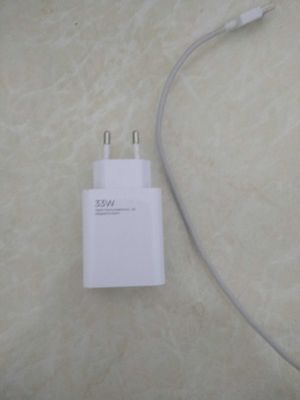 Zaryadka 33w sotiladi