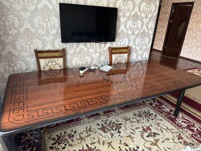 стол и 12 стульев
