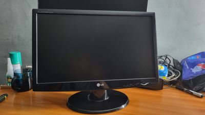 Монитор LG Flatron W2243S 75Грц