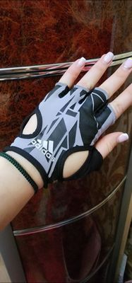 Перчатки S-M Adidas оригинал состояние отличное