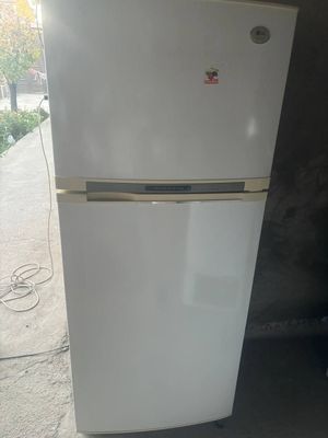 Срочно продам холодельник LG в рабочем состаяни гарантия год