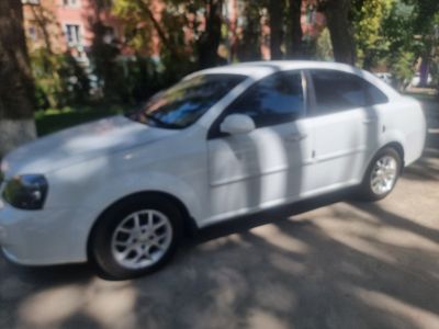 Автомобиль ласетти 1.6