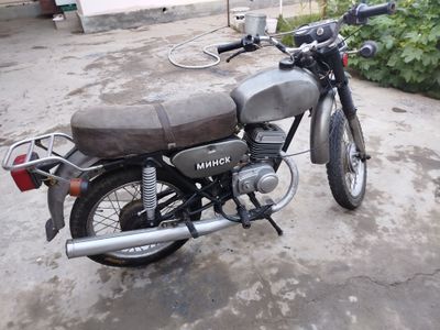 Minsk motosikl sotladi balonla yangi