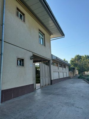 Продаётся дом! Эркин улица. Не долеко от ипподрома.