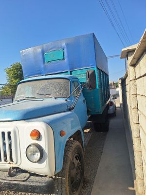 Gaz 53 srochna sotiladi, naxt oladgan odamga otib beriladgan joyi bor