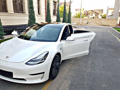 Americanka Tesla Model 3 Full Позиция 2021 Состаяние Йенгиде