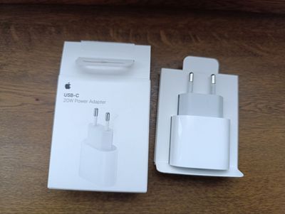 Оригинальная зарядка, шнур и чехол от iphone 15 pro max