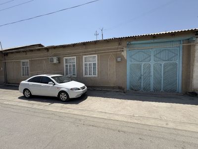 Xovli sotiladi 4,5 sot, xamma narsasi bilan