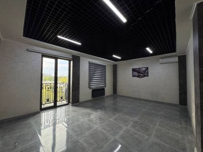 Срочно Аренда офис 24/7 Доступ Лифт есть свой балкон ремонтом