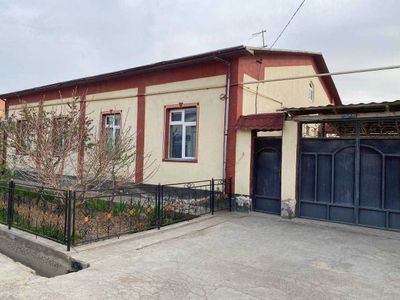 Katej sotiladi 5 xonali yevro remont qo'shimcha qurilish qilingan