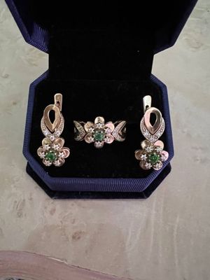 Продаётся золотой комплект 585 пробы