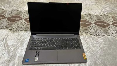 Notebook sotiladi