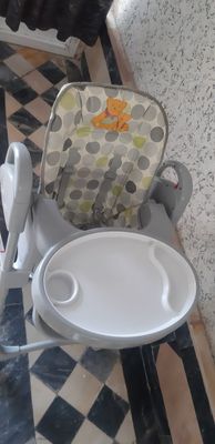 Детский столик в хорошим состаянии