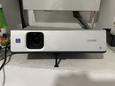 Epson proektor doskasi bilan