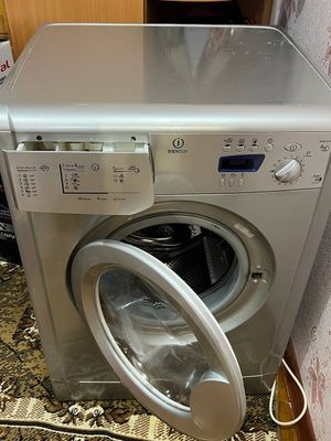Стиральная машина indesit