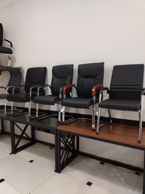 Ofis stullari xodimlar uchun