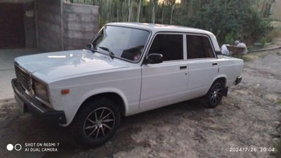 Vaz 2107 sotiladi 3200 $